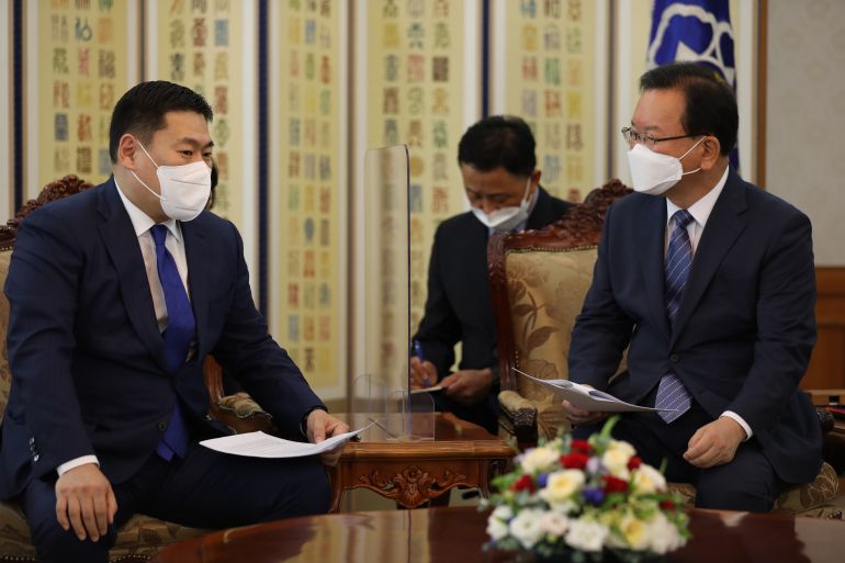몽골 총리는 한국 정부에 한국에 거주하는 몽골인들의 예방접종을 지원해 줄 것을 요청하여.jpg