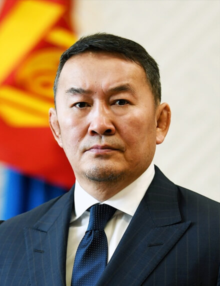 Kh.Battulga 몽골 대통령 미국 방문차 출국.jpg