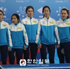[알마티 동계U대회] 카자흐스탄 여자 쇼트트랙 선수단(오른쪽에서 두번째가 최근 카자흐스탄으로 귀화한 김영아 선수)