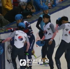 [알마티 동계 U 대회] 쇼트트랙 5000 릴레이를 마친 한국, 카자흐스탄 선수들