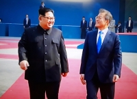 ‘김정은에 푹 빠진 한국’